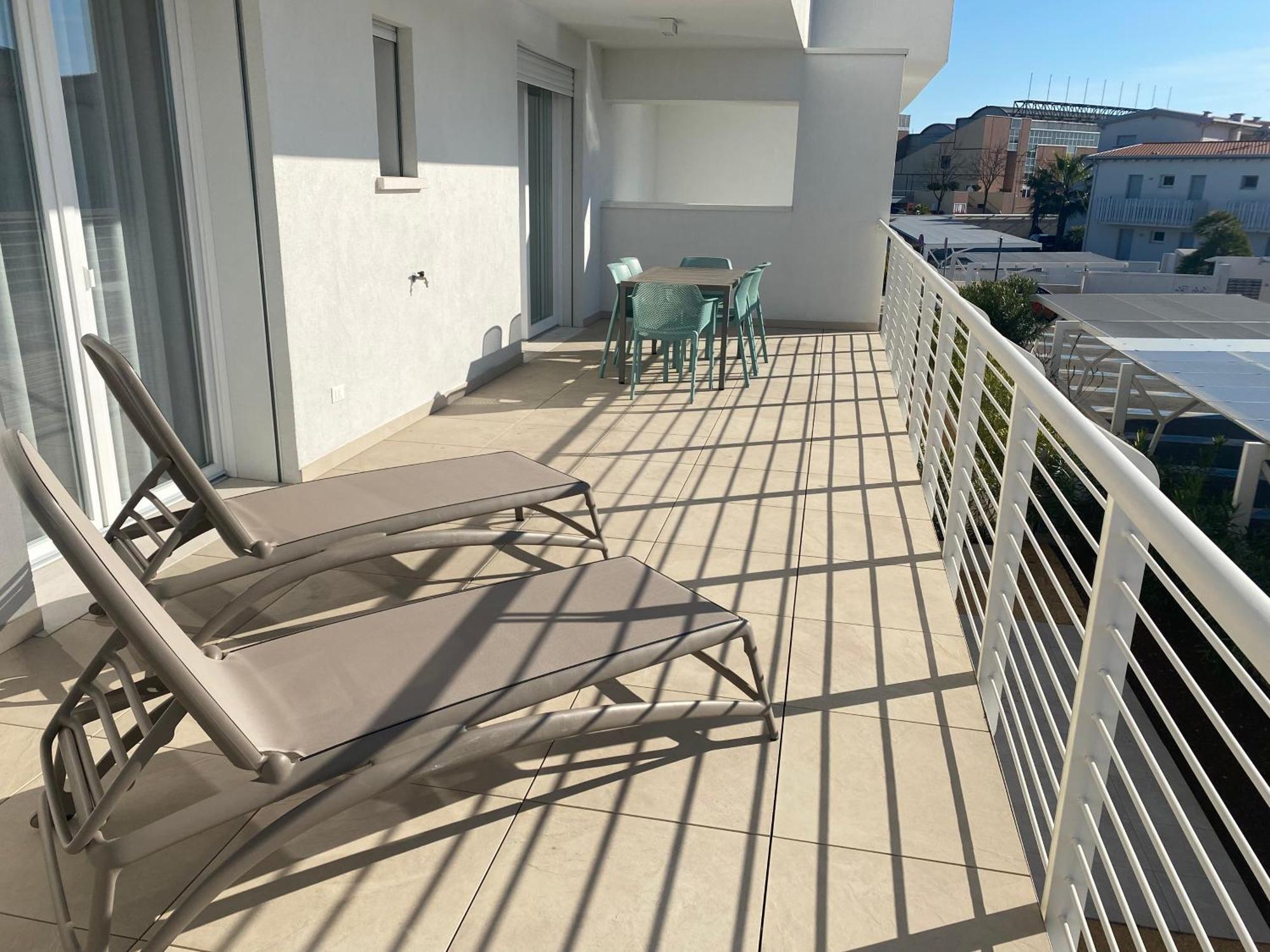 Sun Beach Residence Con Piscina - Piazza Brescia - Adria Holiday Jesolo - Family Apartments Habitación foto